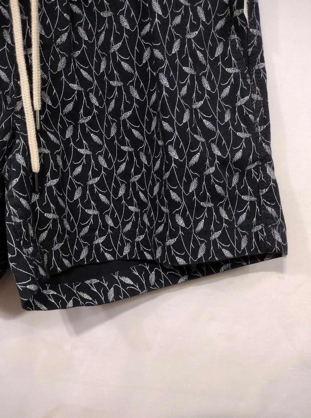 NWT Goodthreads Patterned Shorts with Drawstring Mens XS Black Outdoor Sporty